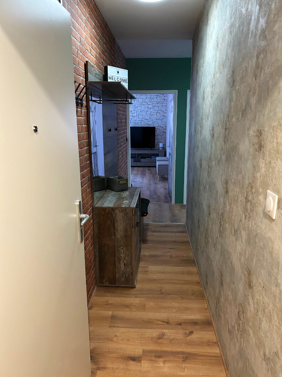 Entrée & Couloir | Logement Vue Château | Café du Château