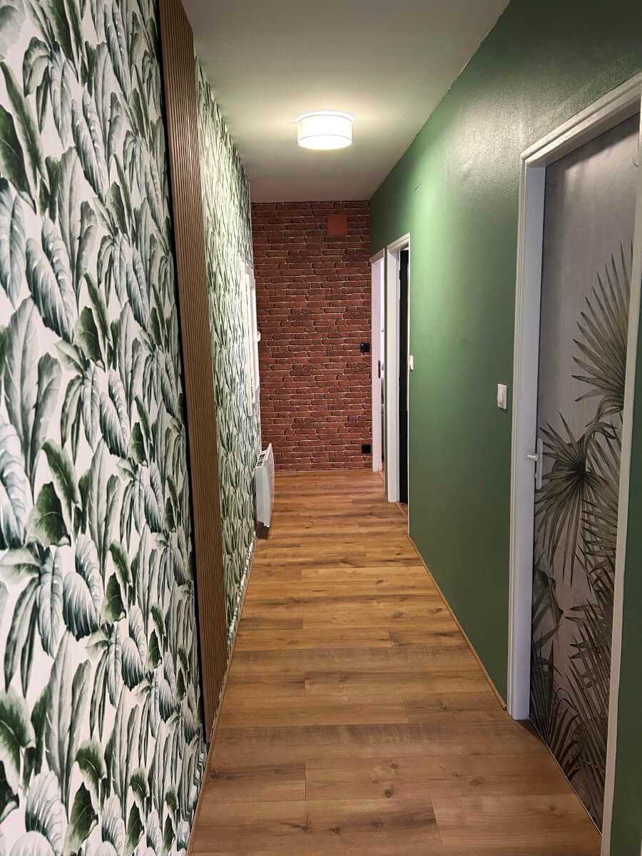 Entrée & Couloir | Logement Vue Château | Café du Château