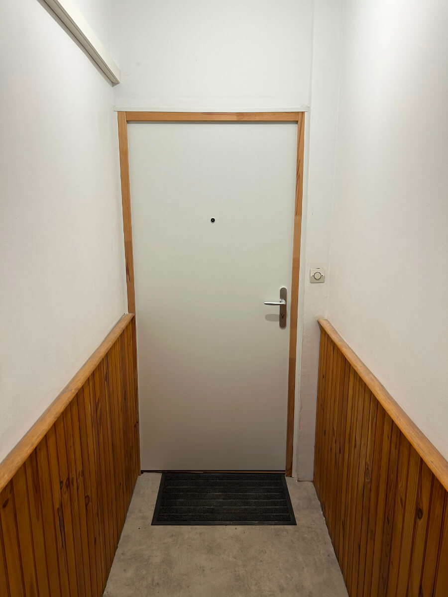 Entrée & Couloir | Logement Vue Château | Café du Château